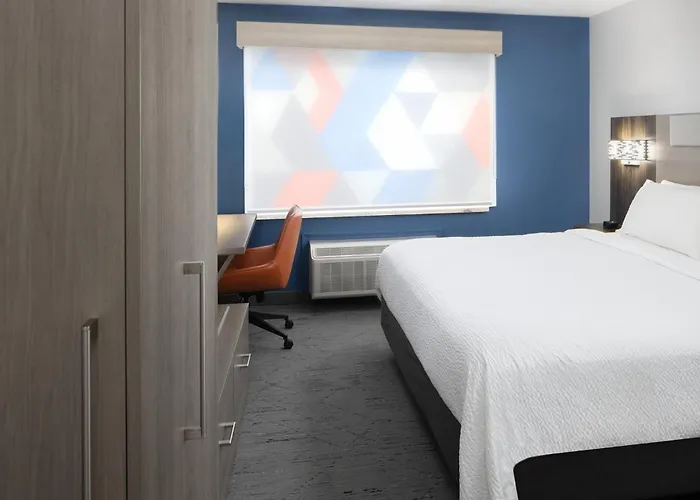 Holiday Inn Express - Ludlow - Chicopee Area By Ihg